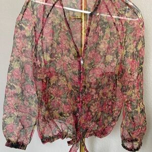 Zara Floral Sheer Blouse in Pink and Green
Two pockets on the side.